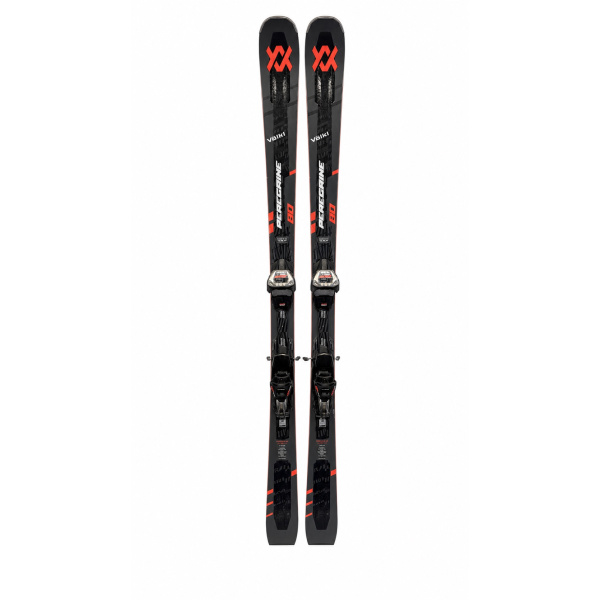 Völkl Peregrine 80 von oben auf Weiß: grau-schwarze Ski mit rotem Völkl-Logo, weißem Modellnamen und Marker-Lowride-Bindung